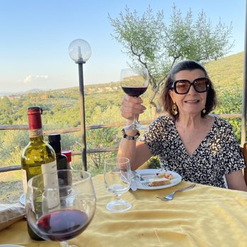 Il Casale - Our consummate travel companion and flora expert! - Italian Near Me - Paciano, PG