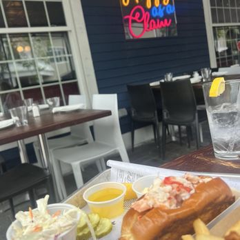 Mabels Lobster Claw - Seafood Near Me - Kennebunkport, Maine