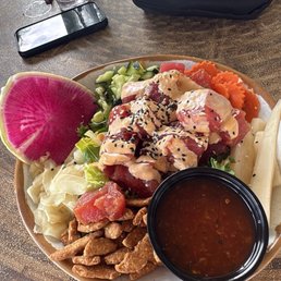 ahi poke salad