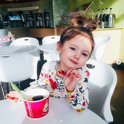 Deerfoot City - Menchies