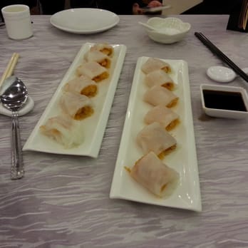 天澄閣 - Steamed rice pasta wrapped with crispy shrimp egg roll center, their signature dim sum dish. - Seafood Near Me - Hong Kong, HK