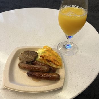 Delta Sky Club - Concourse T - Breakfast time - Airport Lounges Near Me - Atlanta, Georgia Delta Sky Club - Concourse T - Breakfast time - Airport Lounges Near Me - Atlanta, Georgia