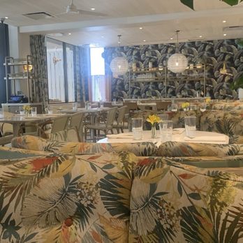 Honeybelle - Inside restaurant - Breakfast & Brunch Near Me - Palm Beach Gardens, Florida Honeybelle - Inside restaurant - Breakfast & Brunch Near Me - Palm Beach Gardens, Florida
