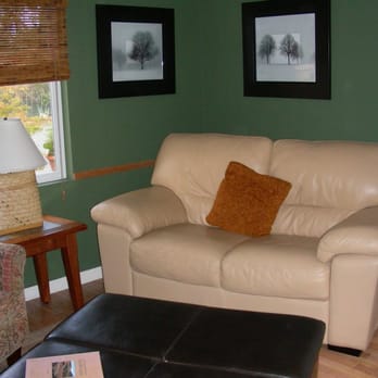 Sonoma's Best Guests Cottages - Trois Fleurs Living Room - Guest Houses Near Me - Sonoma, California Sonoma's Best Guests Cottages - Trois Fleurs Living Room - Guest Houses Near Me - Sonoma, California
