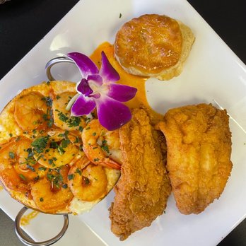 Queen’s Delight Cafe - Fried fish with shrimp & grits , served with a biscuit - Cafes Near Me - Bridgeport, Connecticut