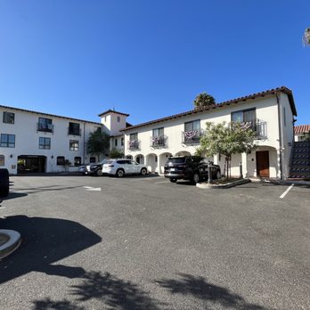 La Playa Inn - The inn, and outdoor parking - Hotels Near Me - Santa Barbara, California La Playa Inn - The inn, and outdoor parking - Hotels Near Me - Santa Barbara, California