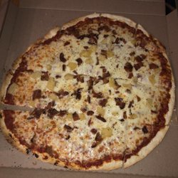 Looney's Pub - Homemade pizza 18in