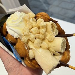 Rolling Factory - Injeolmi Bubble Waffle (Injulmi Icecream)
