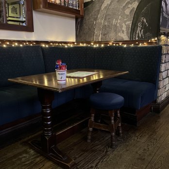 The Bankers Bar - Cozy seating - Pubs Near Me - Dublin, D