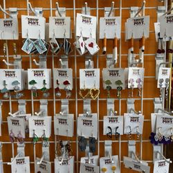 Show Pony Vintage - Cutesy earrings