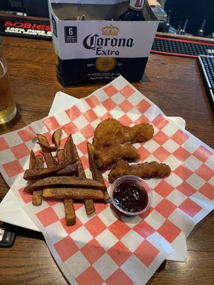 Photo of Uncle Albert's - Houston, TX, US. This is suppose to be a chicken tender basket at Albert's