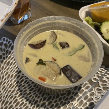 Sake Bomb - Green curry lunch - Asian Fusion Near Me - Durham, North Carolina