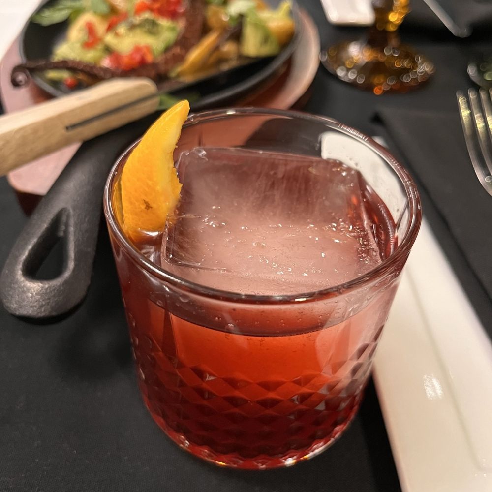 ViaSelfie Fusion Kitchen - Pomegranate Negroni - Cocktail Bars Near Me - Burbank, California ViaSelfie Fusion Kitchen - Pomegranate Negroni - Cocktail Bars Near Me - Burbank, California
