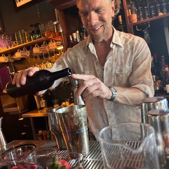 Pastiche - Cocktail preparation - Cocktail Bars Near Me - San Antonio, Texas
