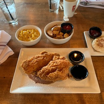Crave Kitchen and Bar - Chicken and waffles green Chile mac and country potatoes - New American Near Me - El Paso, Texas Crave Kitchen and Bar - Chicken and waffles green Chile mac and country potatoes - New American Near Me - El Paso, Texas