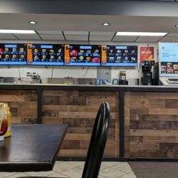 Lucky Chip Burger - Front counter area