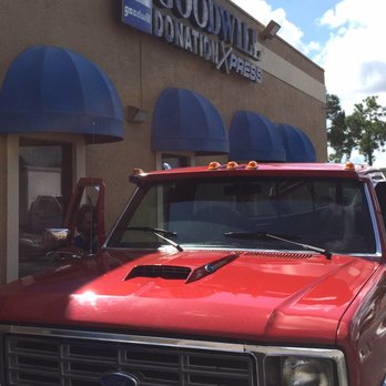 Goodwill Donation Xpress - A truck dropping off a donation - Community Service/Non-Profit Near Me - Orlando, Florida Goodwill Donation Xpress - A truck dropping off a donation - Community Service/Non-Profit Near Me - Orlando, Florida
