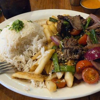 Ochos 888 - Steak saltado - Peruvian Near Me - Honolulu, Hawaii Ochos 888 - Steak saltado - Peruvian Near Me - Honolulu, Hawaii