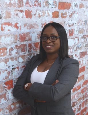 Davina Veney - Cr8tive Realty