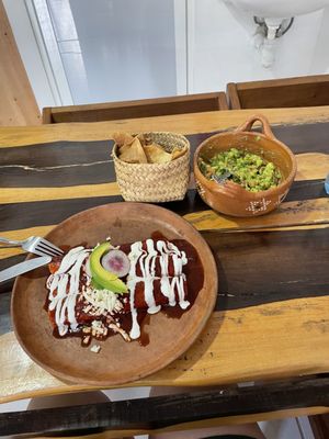 Taquerí­a La Oaxaqueña by null