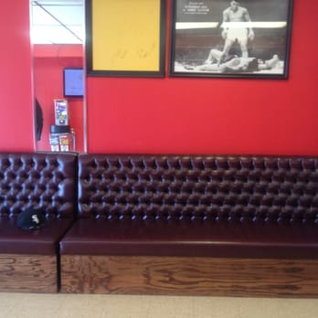 Big League Barbers - Comfortable waiting area. - Barbers Near Me - Alsip, Illinois Big League Barbers - Comfortable waiting area. - Barbers Near Me - Alsip, Illinois