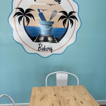 Beach Bum Bakery - a table and chairs - Cupcakes Near Me - Pewaukee, Wisconsin