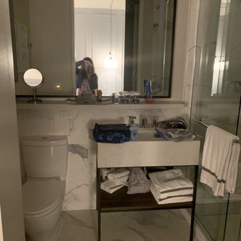 Axiom Hotel - Bathroom - Hotels Near Me - San Francisco, California Axiom Hotel - Bathroom - Hotels Near Me - San Francisco, California