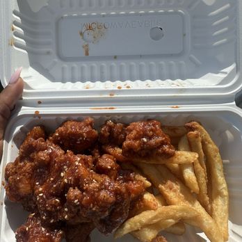 Ccokio - Signature Boneless Fried Chicken w fries - Korean Near Me - Barrie, Ontario Ccokio - Signature Boneless Fried Chicken w fries - Korean Near Me - Barrie, Ontario