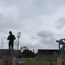 Østerbro Stadion og Idrætshuset - Diskoskasteren er på pletten !