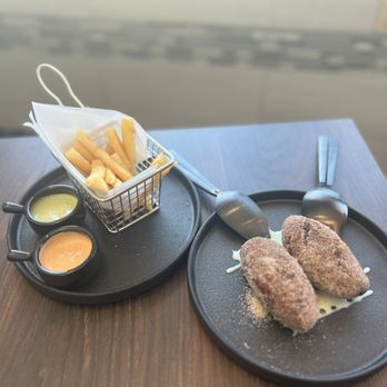 Comalito - Yuca Fries and Empanadas de Leche - Comfort Food Near Me - Redwood City, California Comalito - Yuca Fries and Empanadas de Leche - Comfort Food Near Me - Redwood City, California