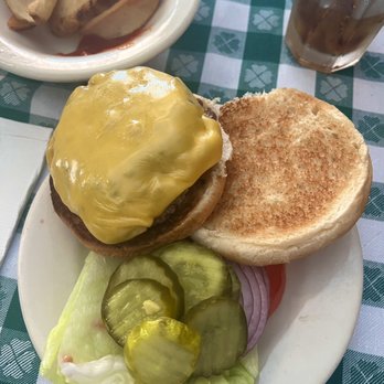 J.G. Melon - Cheeseburger. A classic NYC staple. The best - American Near Me - New York, New York