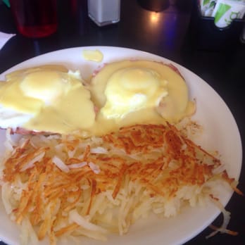 Red Hut Cafe Nevada - Eggs Benedict - American Near Me - Stateline, Nevada Red Hut Cafe Nevada - Eggs Benedict - American Near Me - Stateline, Nevada