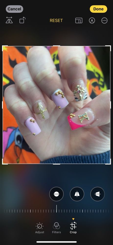 Victoria Nails and Spa Logo