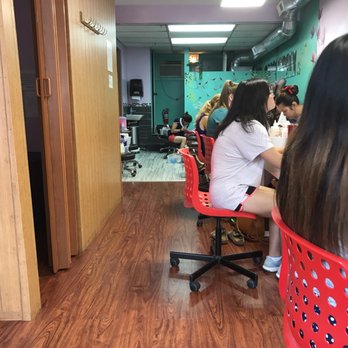 Hi-Way Nails - The whole nail salon - Nail Salons Near Me - Chicago, Illinois