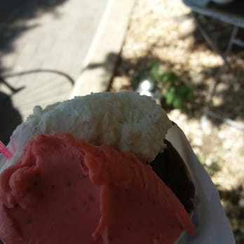 Marina Cafe - Chocolate, strawberry and coconut ice cream - Cafes Near Me - Siracusa, SR Marina Cafe - Chocolate, strawberry and coconut ice cream - Cafes Near Me - Siracusa, SR