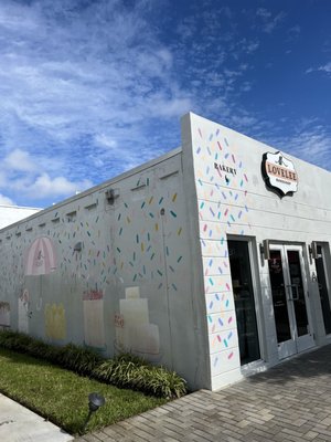 LoveLee Bakeshop by null