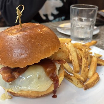 JJ Coopers - Smokehouse Burger - Bars Near Me - Long Beach, New York