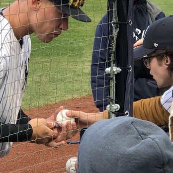 Yankee Stadium - Aaron ran over to Right Field immediately before the game and signed autographs for the cheering fans waiting there - Stadiums & Arenas Near Me - Bronx, New York