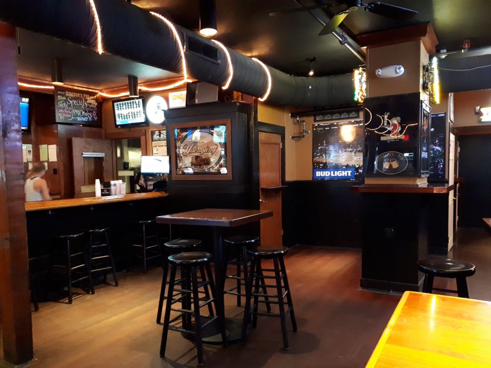 Social spots from Stackers Pub