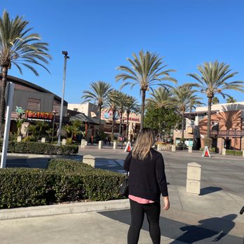 Roasting Water - Outside across from islands near movie theatre - Bubble Tea Near Me - Long Beach, California Roasting Water - Outside across from islands near movie theatre - Bubble Tea Near Me - Long Beach, California