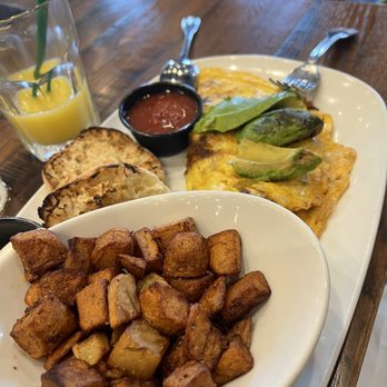 Another Broken Egg Cafe - Breakfast & Brunch Near Me - Winter Park, Florida Another Broken Egg Cafe - Breakfast & Brunch Near Me - Winter Park, Florida