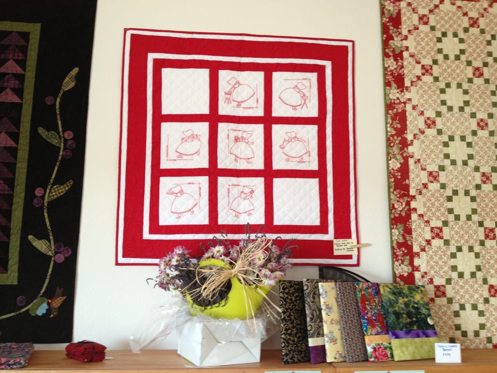 SEQUIM QUILT Updated October 2024 12 Photos 131 River Rd, Sequim