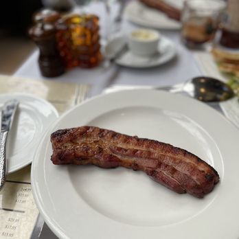 Benjamin Steakhouse - Steakhouses Near Me - White Plains, New York