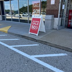 SKECHERS Warehouse Outlet