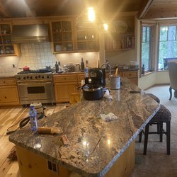 StoneCreations of Nevada - Counter top horizontal veins