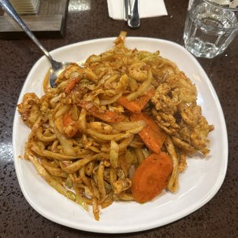 Frank's Noodle House - Frank's Signature Stir Fried Handmade Chicken Breast Noodles - Noodles Near Me - Portland, Oregon