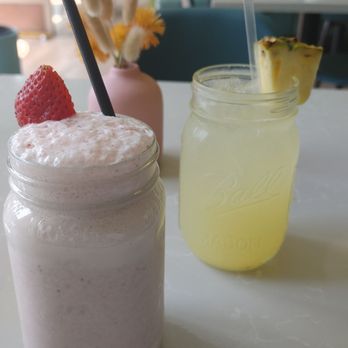 Flapjax - 'Strawberry Milk' & 'Pineapple Lemonade' - New American Near Me - Santa Monica, California