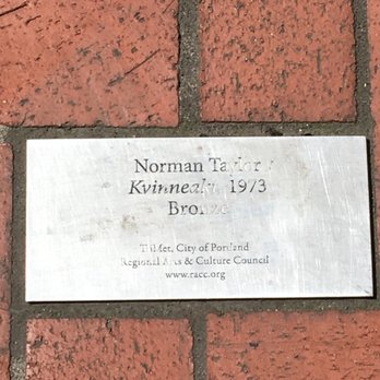 Kvinneakt - Public Art Near Me - Portland, Oregon Kvinneakt - Public Art Near Me - Portland, Oregon