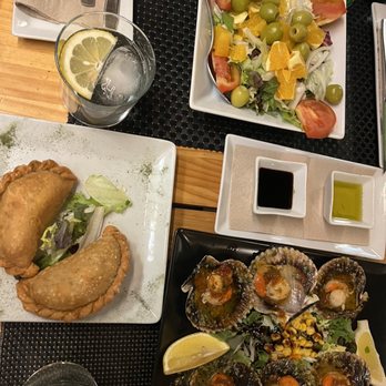 El Sur - Salad, Empanadas, and Scallops - Tapas Bars Near Me - Madrid, M