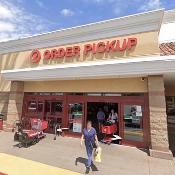 Target - Sign is in the OPPOSITE END OF THE BUILDING! - Department Stores Near Me - Mira Loma, California